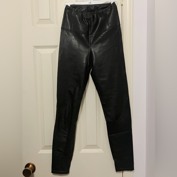 Aritzia - Wilfred Free Daria Leather Pants - Picture 1 of 3